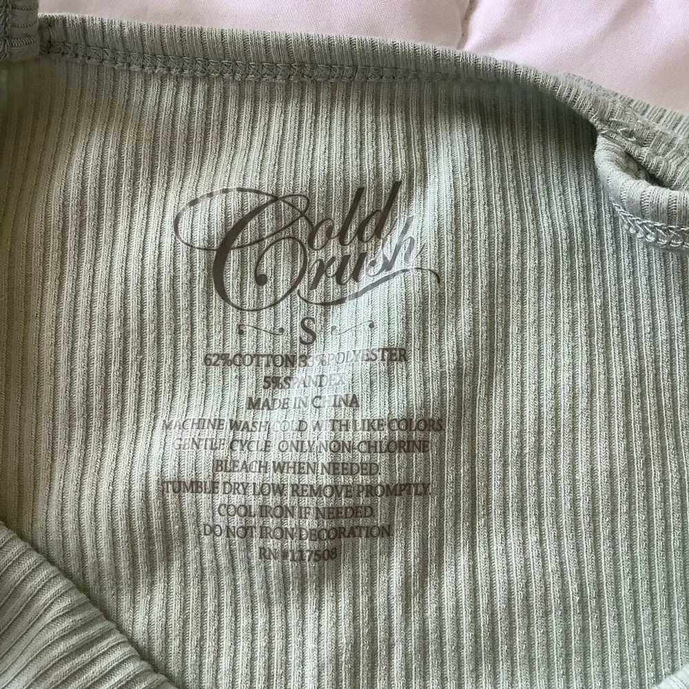 Cold Rush Womens Ribbed Crop Top Tank Bumble Bee Insect Size Small - Picture 2 of 5